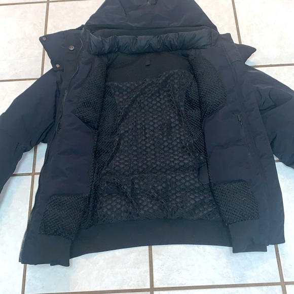 Lululemon Winter Warrior Bomber in Black Size 8 - Picture 3 of 6